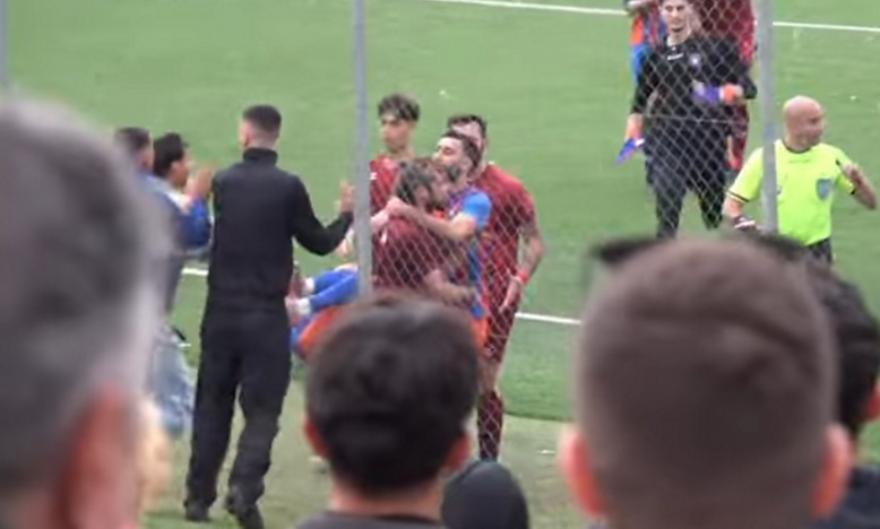 Ελλαδα Απίστευτο ξύλο σε αγώνα τοπικού της Αθήνας thumb