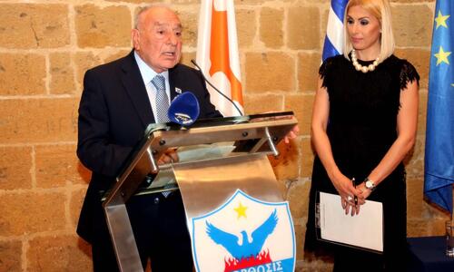 Ανόρθωση για τον «χαμό» Κίκη Κωνσταντίνου: «Ο Δρυς έπεσεν…» thumb