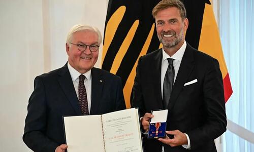 Τιμήθηκε με το ομοσπονδιακό παράσημο της Γερμανίας ο Κλοπ (vid) thumb