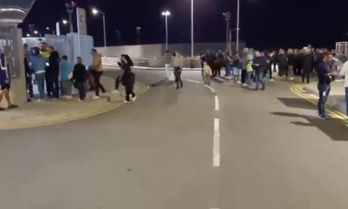 Μαζεύεται ο κόσμος στο «Αλφαμέγα» (βίντεο) thumb