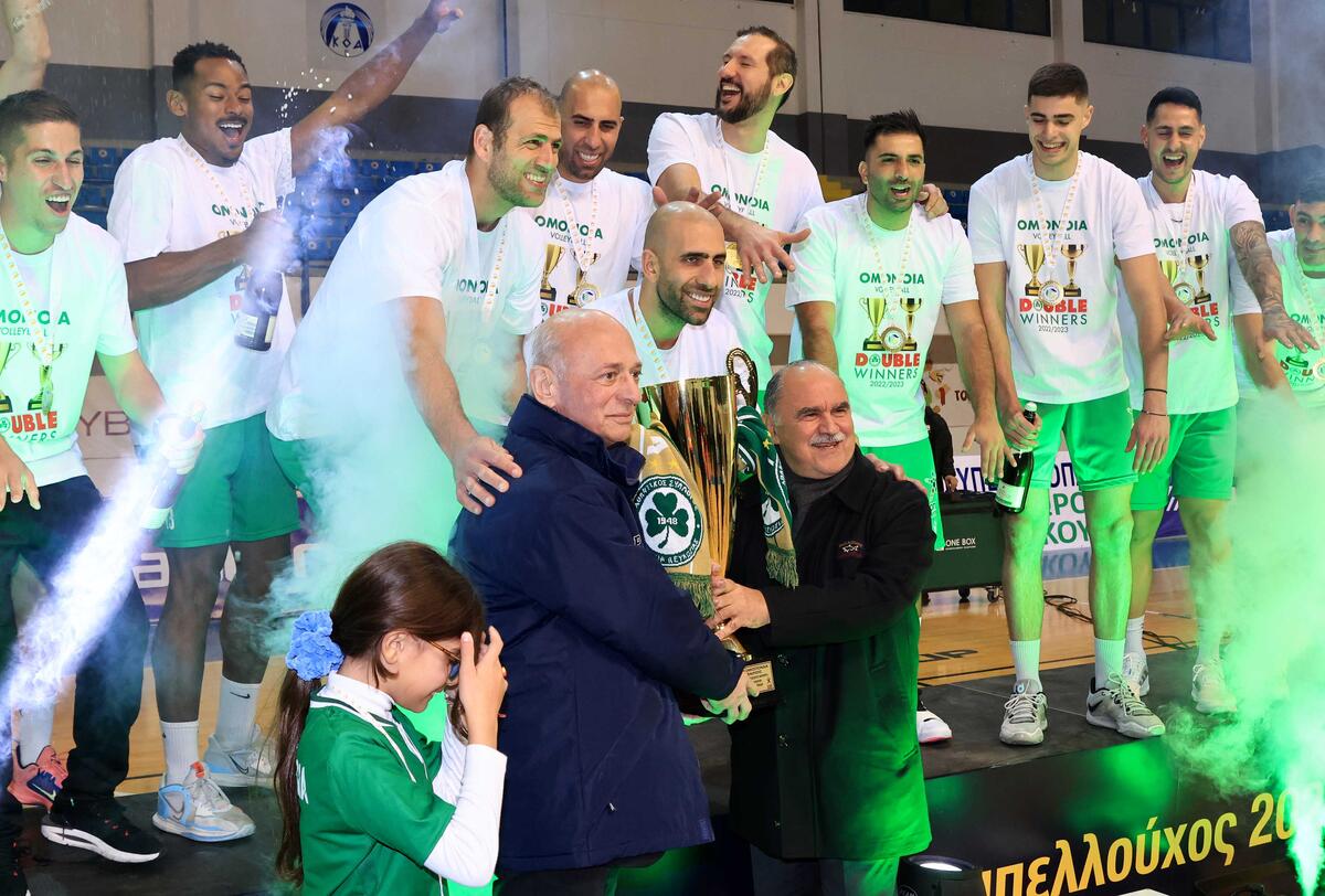 Κίνηση Ομόνοιας προς τον αρχηγό της  thumb