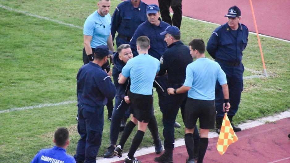 Επεισόδιο με Αλέξη Κούγια: Προσπάθησε να πιάσει τον διαιτητή από το σορτσάκι thumb