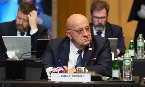 Στη συνεδρία της FIFA ο Κούμας thumb