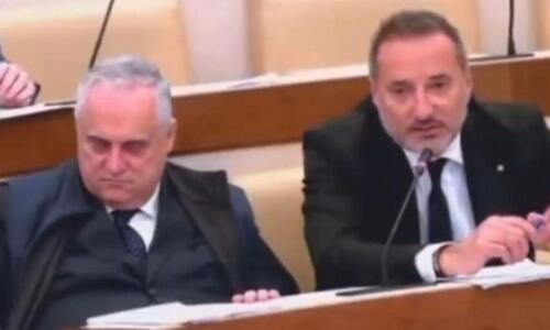 Απίστευτο: Πρόεδρος μεγάλης ομάδας κοιμήθηκε σε συνέλευση thumb