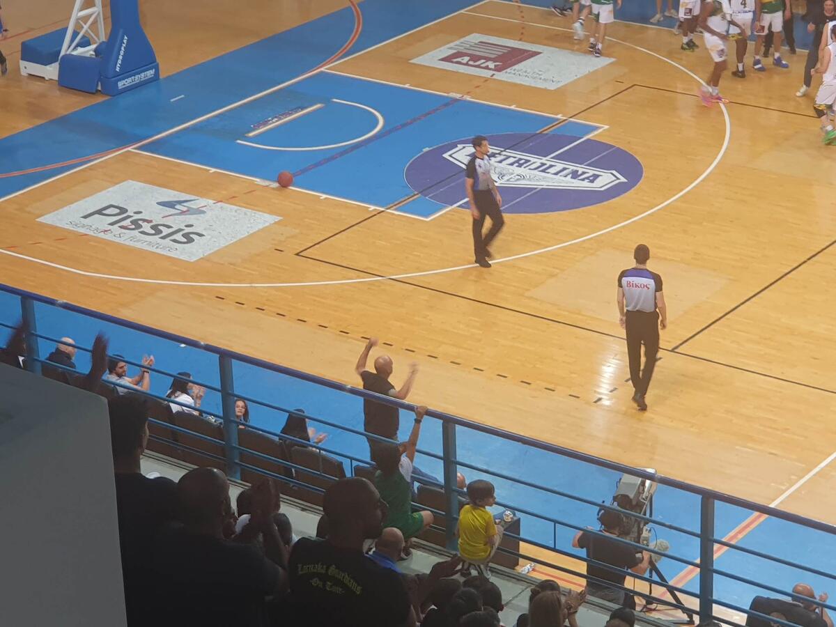 Φώτο ST: «Έκρηξη» Λευκαρίτη σε τρίποντο του Σιζόπουλου! thumb