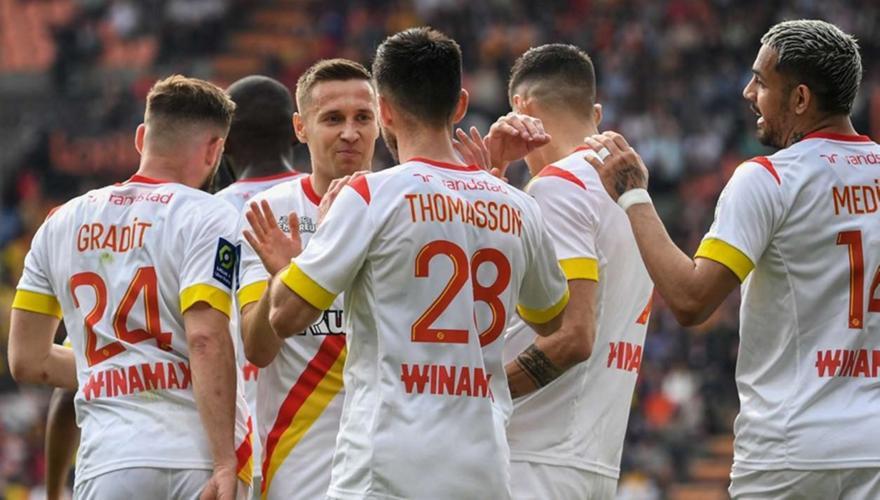 Ligue 1: Στο -3 από Παρί ΣΖ η Λανς thumb