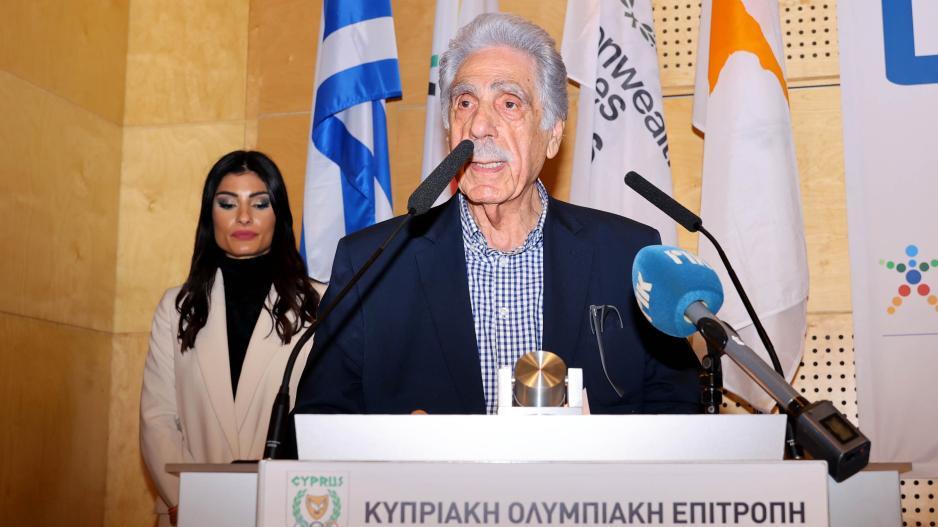 Αντίδραση για τις καταγγελίες: «Θα αποφύγω να απαντήσω, δεν με αγγίζουν» thumb