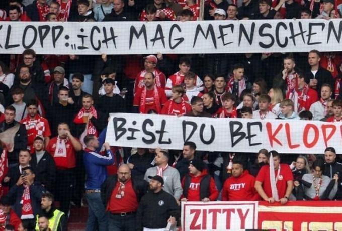 Άγριο κράξιμο σε Κλοπ από τους οπαδούς της Μάιντς (pic) thumb
