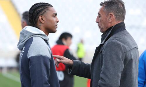 Πρώτη για Μακούν και... επιστροφές! thumb