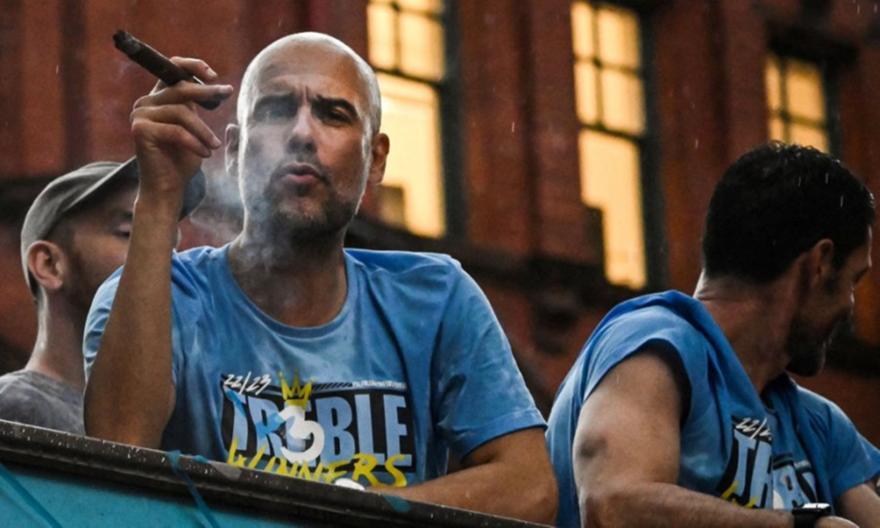 Χαμός στο Μάντσεστερ για το τρεμπλ - Έκλεψαν την παράσταση Πεπ και Γκρίλις! thumb