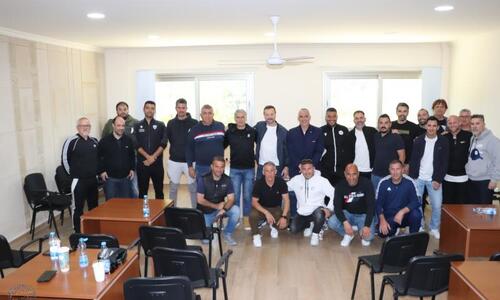 Συνάντηση Μάντζιου με τεχνικούς διευθυντές Ακαδημιών Λάρνακας thumb