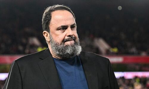 «Καπνίζει πούρα, υπέφερε από έντονο βήχα - Έπαιρνε καραμέλες»: Η υπεράσπιση Μαρινάκη για το φτύσιμο thumb