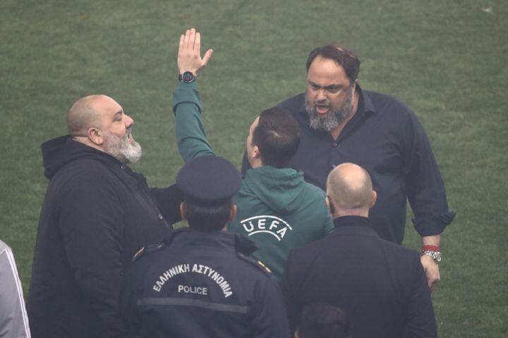 Φωνές από Μαρινάκη: Στον αγωνιστικό χώρο για διαμαρτυρίες! thumb