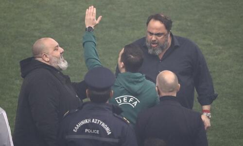 Φωνές από Μαρινάκη: Στον αγωνιστικό χώρο για διαμαρτυρίες! thumb