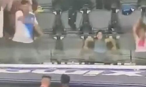Υποστηρίζουν ότι τους έφτυσε ο Μαρκίνιος! (ΒΙΝΤΕΟ) thumb