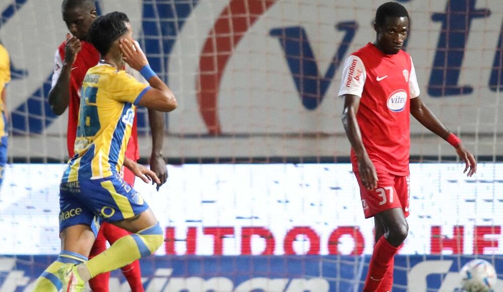 Νέα Σαλαμίνα - ΑΠΟΕΛ 1-3: Με τριάρα «κάθισε» στο… σβέρκο της Πάφου! thumb