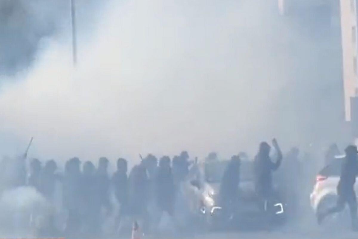 Μαρσέιγ - ΠΑΟΚ: Επεισόδια έξω απ' το Βελοντρόμ όταν έφτασαν οι οπαδοί του Δικεφάλου thumb
