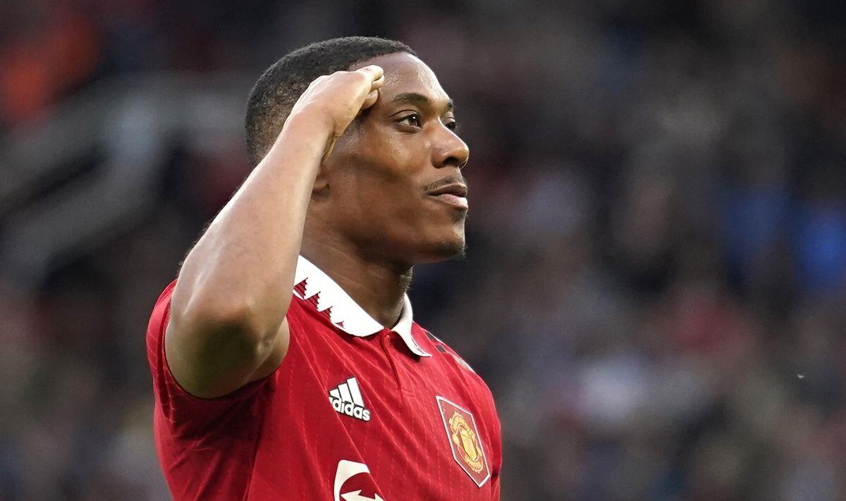 «Έρχεται σύντομα» - Το ποστ με Τζέιμς Μποντ για το «μπαμ» με Μαρσιάλ thumb