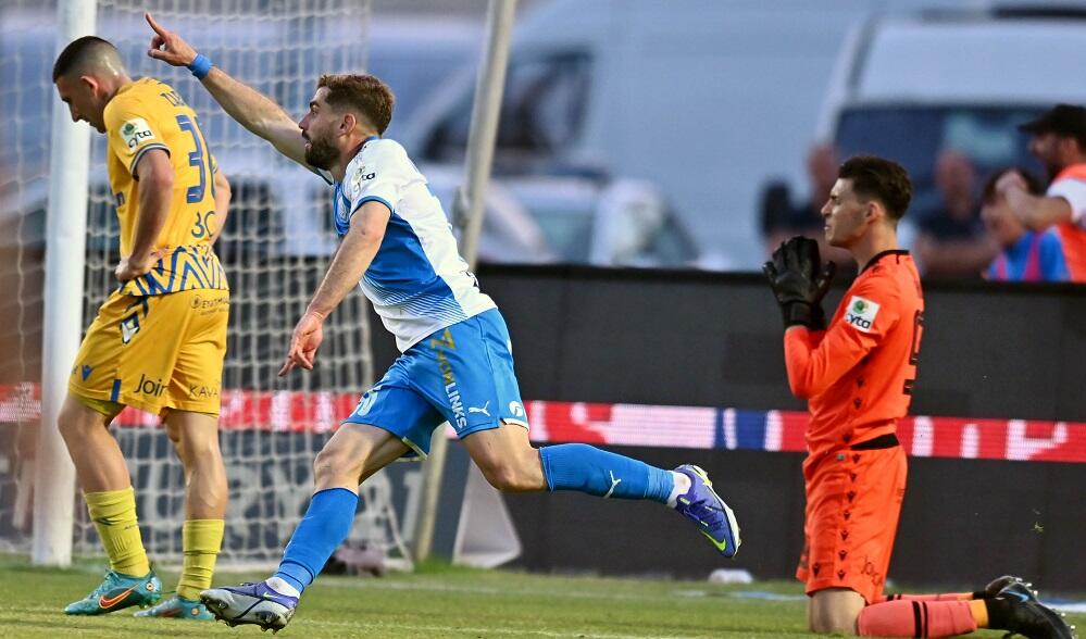 Απόλλων - ΑΠΟΕΛ 3-2: Νίκη ηδονής και τίτλου στο θρίλερ του «Τσίρειου»! thumb