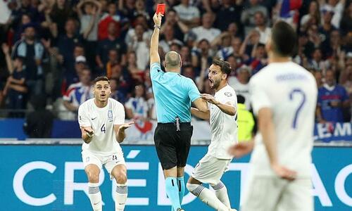 Λύγισε από πέναλτι και έπεσε ηρωικά στην Γαλλία η Ελλάδα thumb
