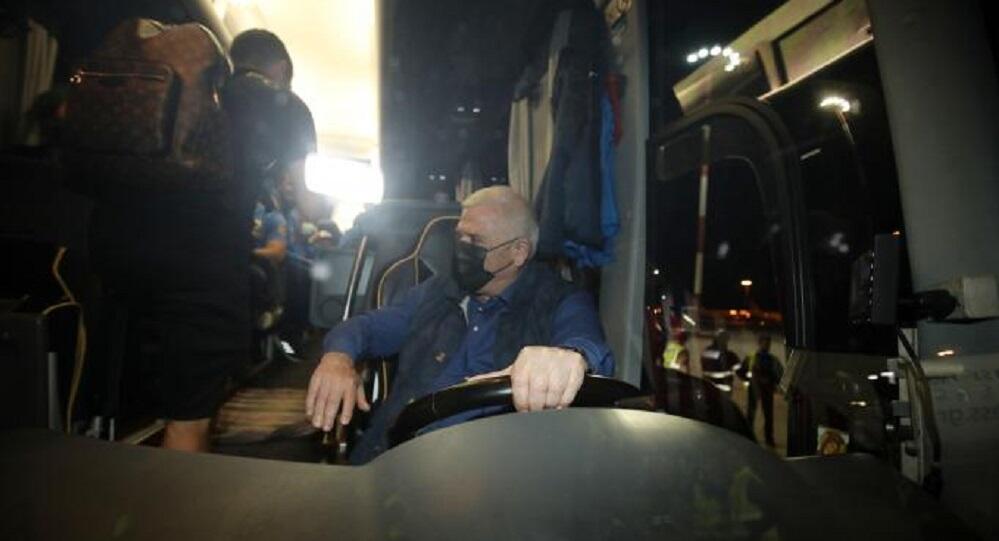 Ο Μελισσανίδης... οδήγησε το πούλμαν της ΑΕΚ! (pics) thumb