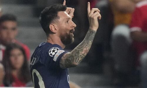 Ο Μέσι λύτρωσε την Παρί με μαγικό φάουλ στο 90+5' thumb
