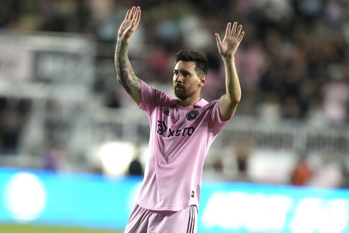 Σε 10 λεπτά εξαντλήθηκαν τα εισιτήρια για το πρώτο εκτός έδρας ματς του Μέσι thumb