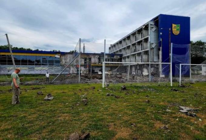 Βομβαρδισμένο τοπίο το προπονητικό της Μέταλιστ από τους Ρώσους (pics) thumb