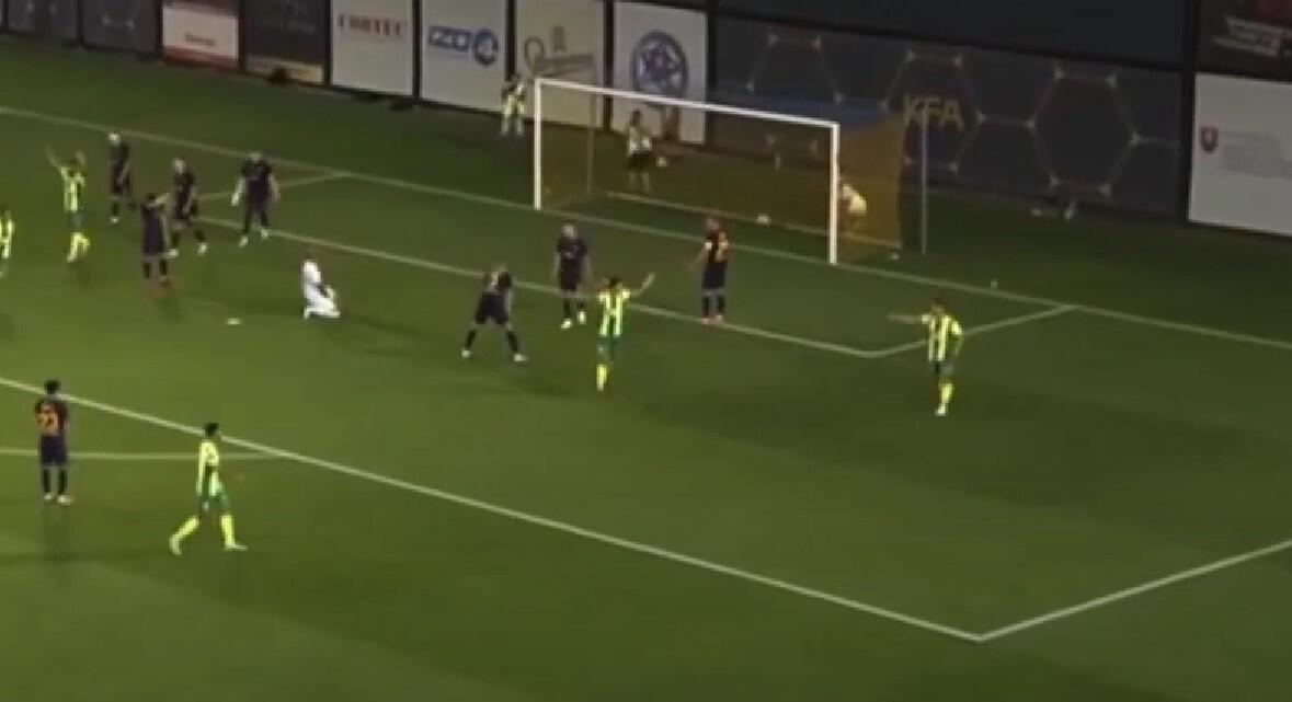 Αυτογκόλ και 2-0 η ΑΕΚ! (vid) thumb