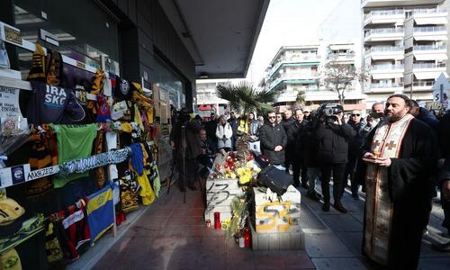 Συγκινητικές εικόνες στο τρισάγιο για τη μνήμη του Άλκη... thumb