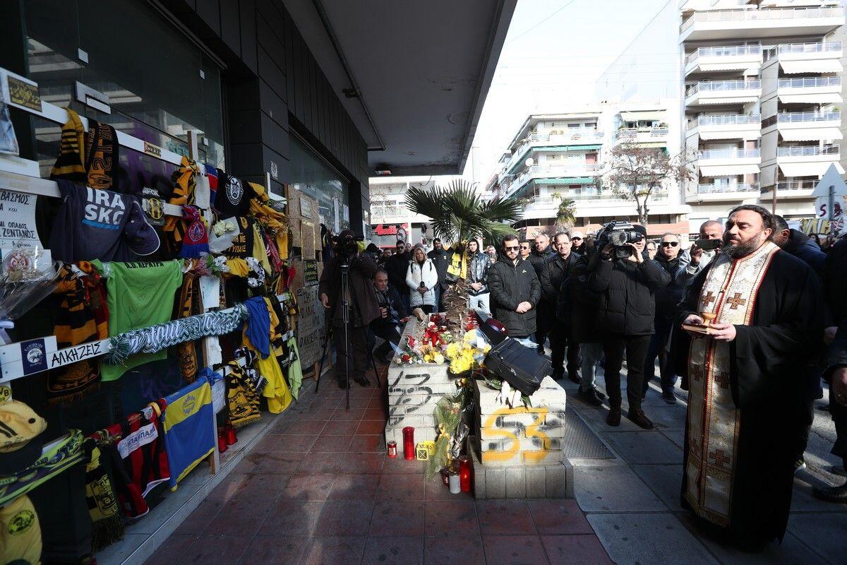 Συγκινητικές εικόνες στο τρισάγιο για τη μνήμη του Άλκη... thumb