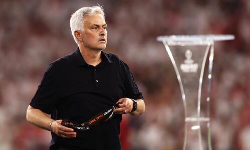Βίντεο Μουρίνιο: «Έκραζε» τον διαιτητή στο πάρκινγκ του γηπέδου thumb
