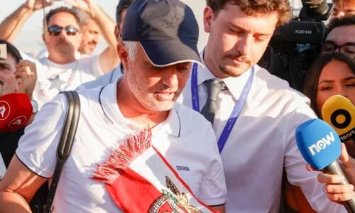 Μουρίνιο: «Ποιος μπορεί να πει “όχι” στη Μπενφίκα;» thumb