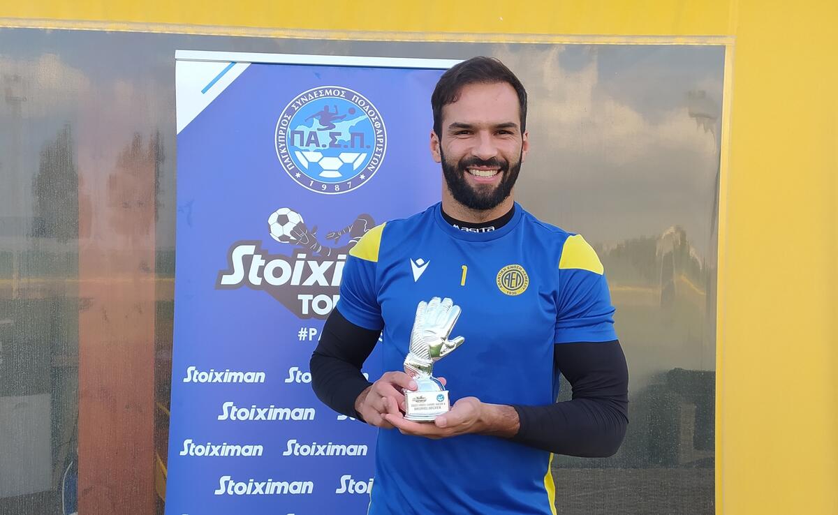 Πήραν τα βραβεία τους και έστειλαν... μήνυμα thumb