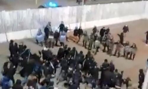 Χαμός έξω από το γήπεδο με επεισόδια... thumb