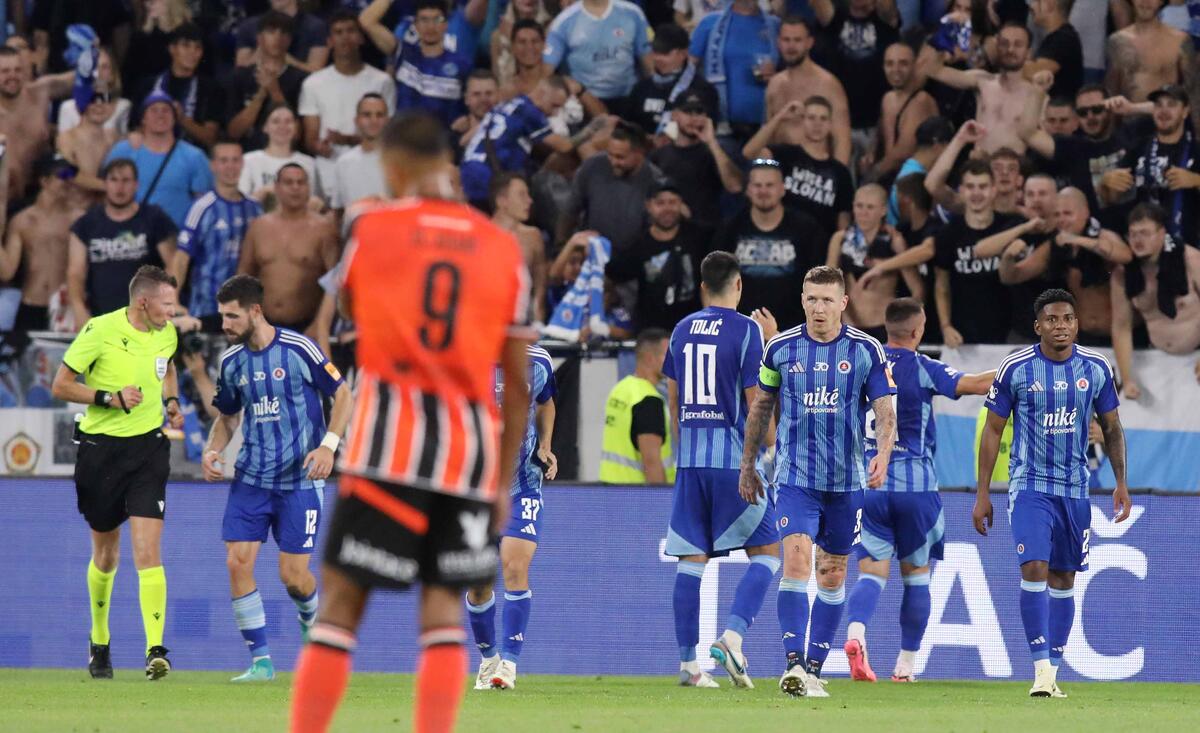 Στιγμιότυπα: Έτσι έχασε από την Σλόβαν ο ΑΠΟΕΛ!  thumb