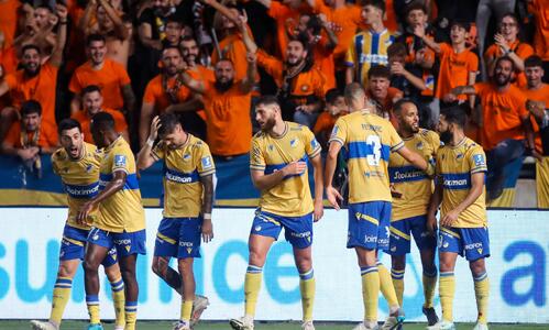 ΑΠΟΕΛ – Νέα Σαλαμίνα 3-1: «Καθαρίσε» την υπόθεση νίκη από το ημίχρονο thumb