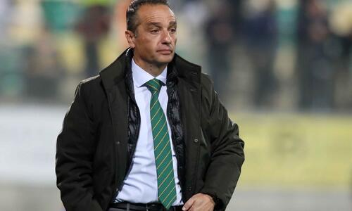 Όλτρα: «Δεν είμαστε φαβορί, θα βάλω το χέρι στην τσέπη για Φαράζ...»  thumb