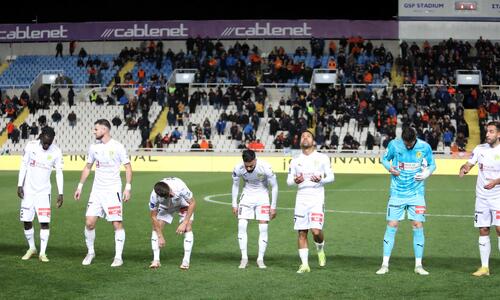 Να μην της μείνει πάλι να συζητά... «τι θα γινόταν αν» thumb