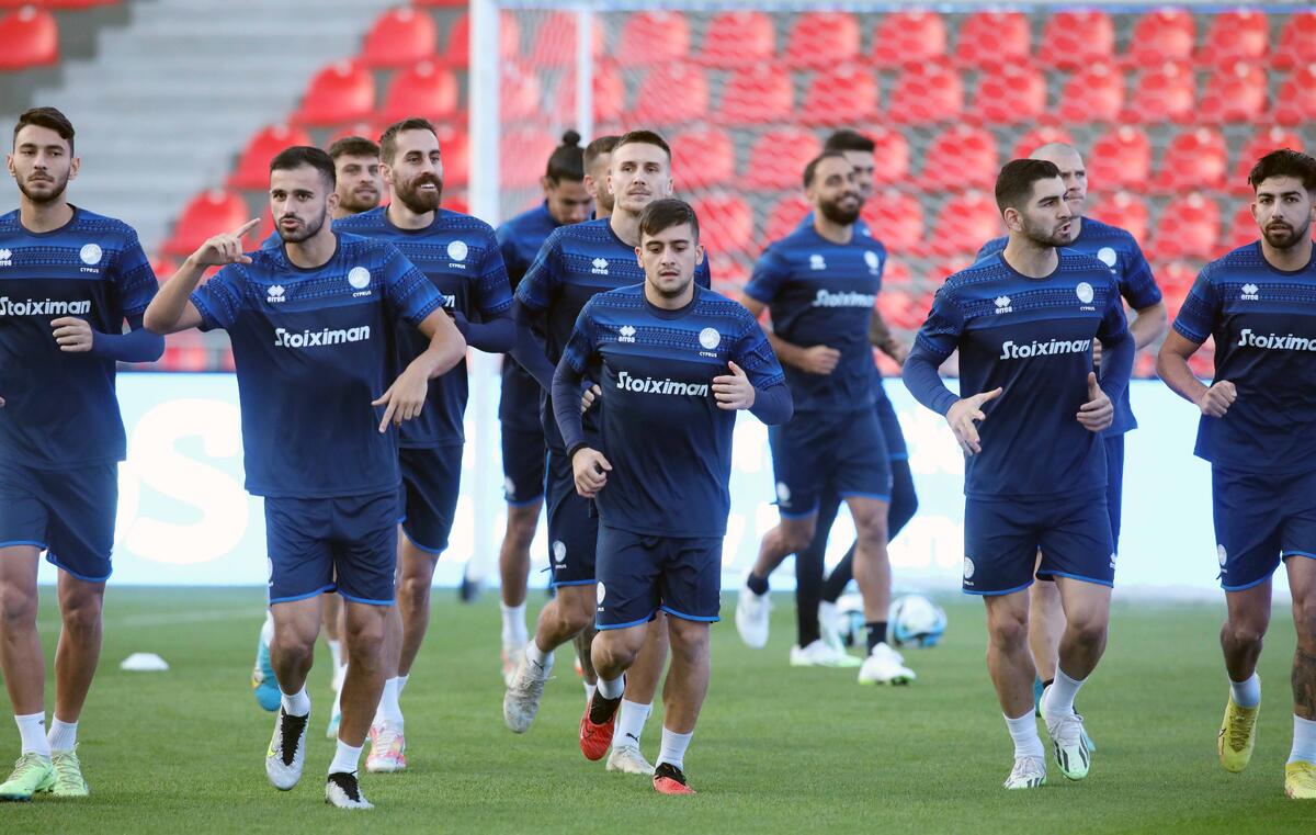 Φωτορεπορτάζ απο τη τελευταία προπόνηση της Εθνικής thumb