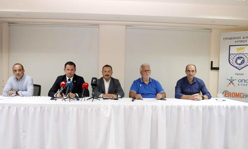 Παραδοχή Πάπουτσου: «Υπάρχει αδυναμία, όμως υπάρχουν πάνω από 15 ικανοί ρεφ» thumb