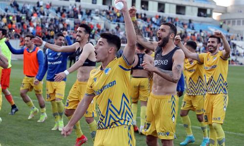 Τα «όλε-όλε» με τους ΑΠΟΕΛίστες! (pics) thumb