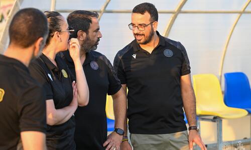 «Δεν αποχωρεί από την ΑΕΛ ο Καρασαμάνης» - τι ισχύει με τους τερματοφύλακες thumb