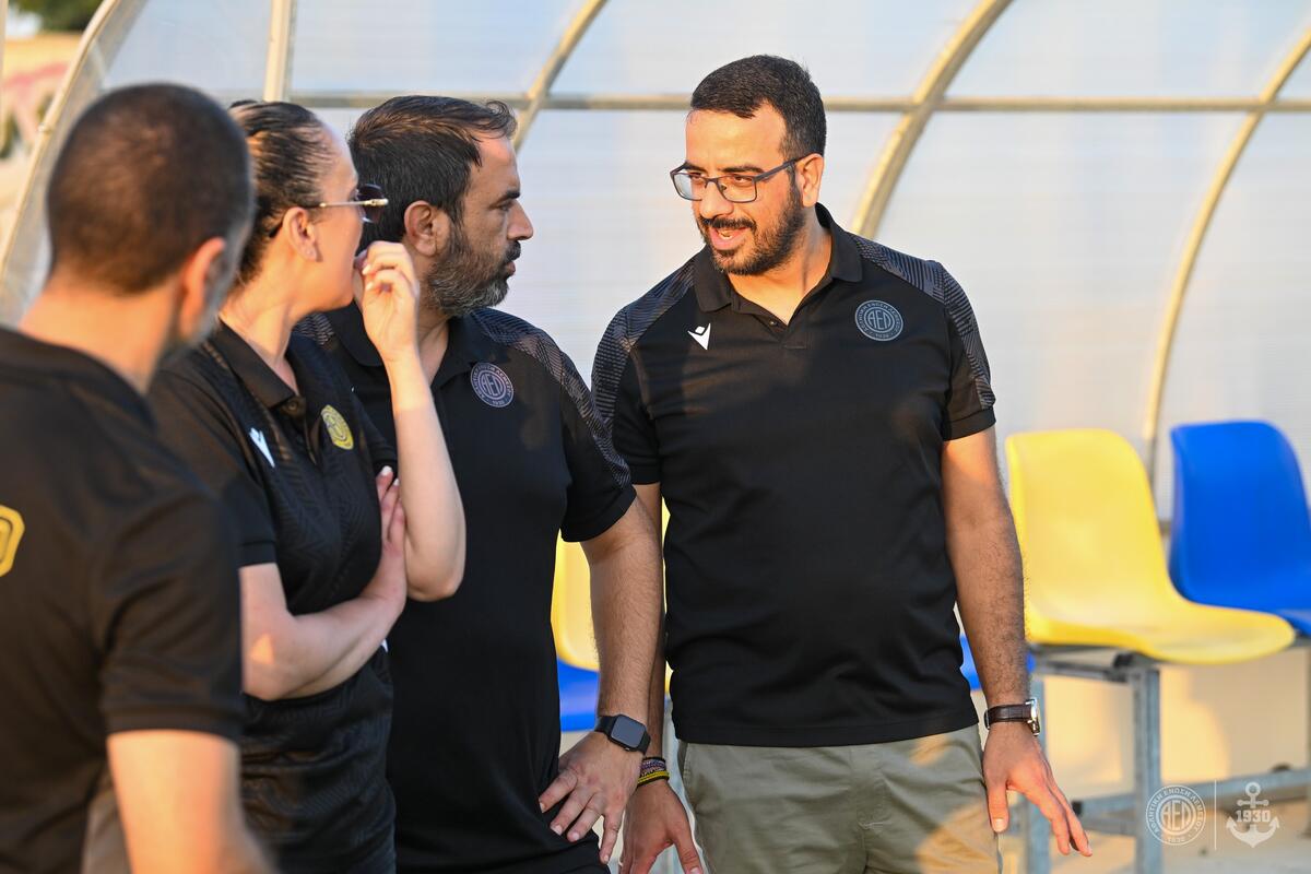«Δεν αποχωρεί από την ΑΕΛ ο Καρασαμάνης» - τι ισχύει με τους τερματοφύλακες thumb