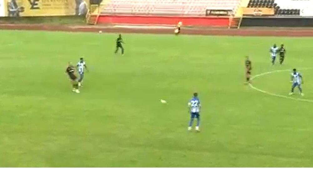 Τα έκανε όλα ο Σιπριάνο, αλλά έμεινε στο 2-2 με τη Νόβι Παζάρ ο ΑΠΟΕΛ thumb