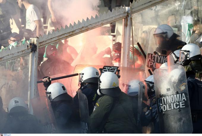 Αποπνικτική η ατμόσφαιρα: Έστειλε τις ομάδες στα αποδυτήρια ο Λαόθ! thumb