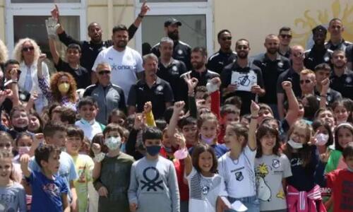 Υπέροχη κίνηση από τον ΟΦΗ: Έφτιαξε γηπεδάκι σε αυλή σχολείου thumb