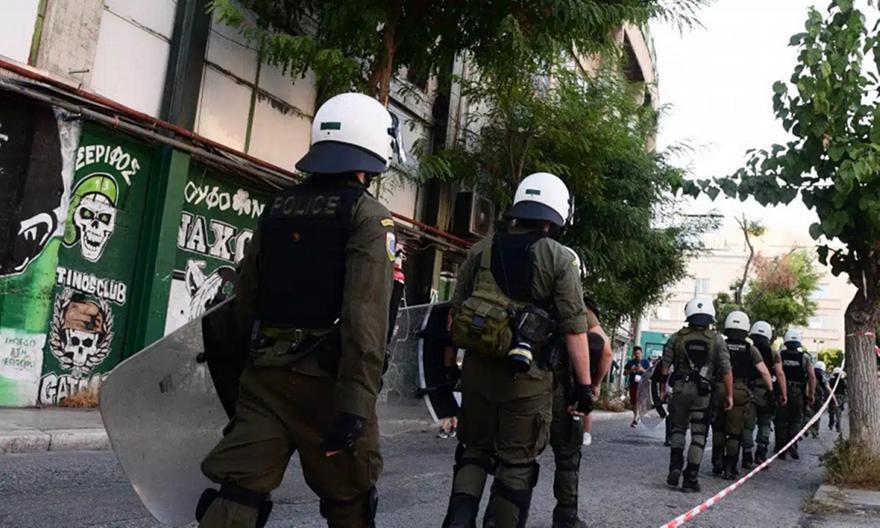 Αρνήθηκαν τα ΜΑΤ να πάνε έξω από την Λεωφόρο thumb