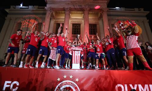 Σωφρόνης για την επιτυχία του Ολυμπιακού: «Η έμπνευση του Μεντιλίμπαρ...» thumb