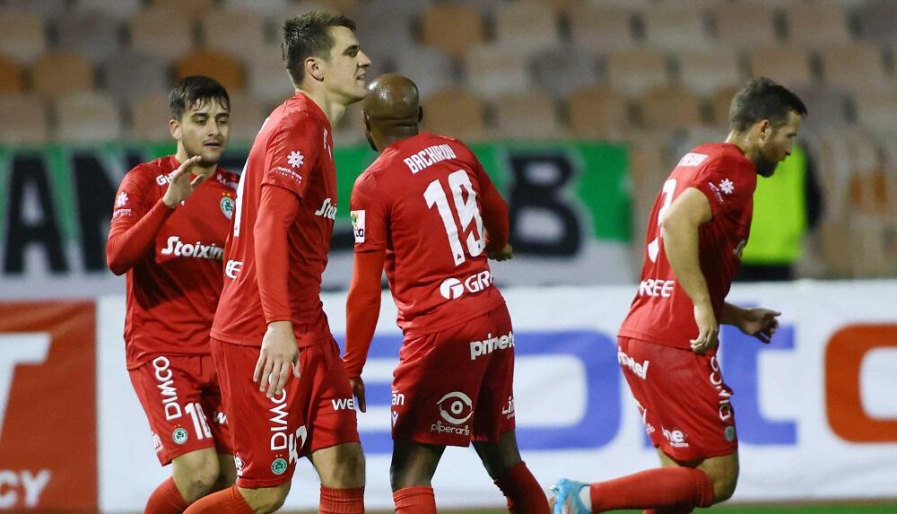 Ολυμπιακός - Ομόνοια 0-1: Σήκωσε κεφάλι με.. μαγεία Λοΐζου! thumb